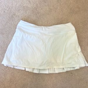 COPY - WHITE LULULEMON PACE SETTER SKIRT🕊🤍